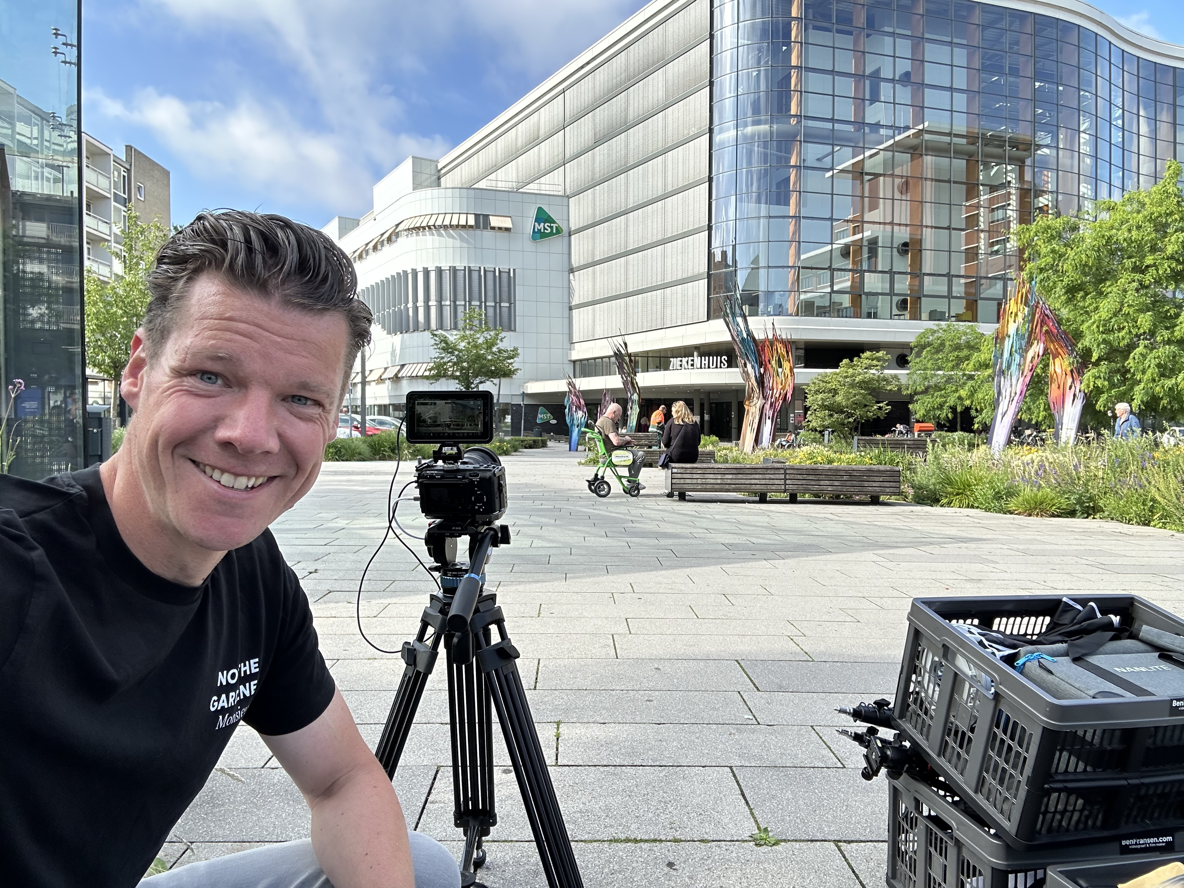 Filmmaker en videograaf Ben Fransen aan het werk. Beschikbaar als Filmmaker Almelo. Behind the scenes bij Ben Fransen