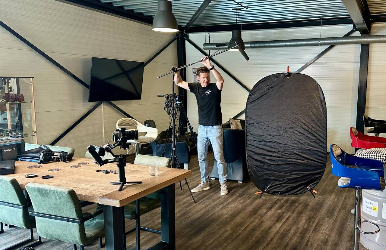Filmmaker en videograaf Ben Fransen aan het werk. Beschikbaar als Videomaker Rijssen. Behind the scenes bij Ben Fransen